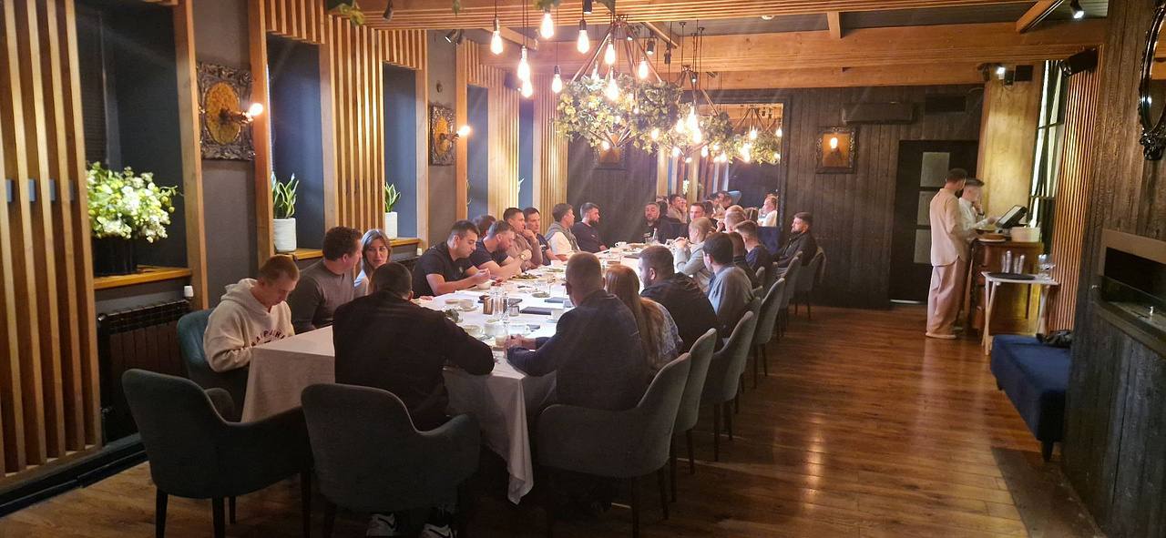 Дружеская атмосфера